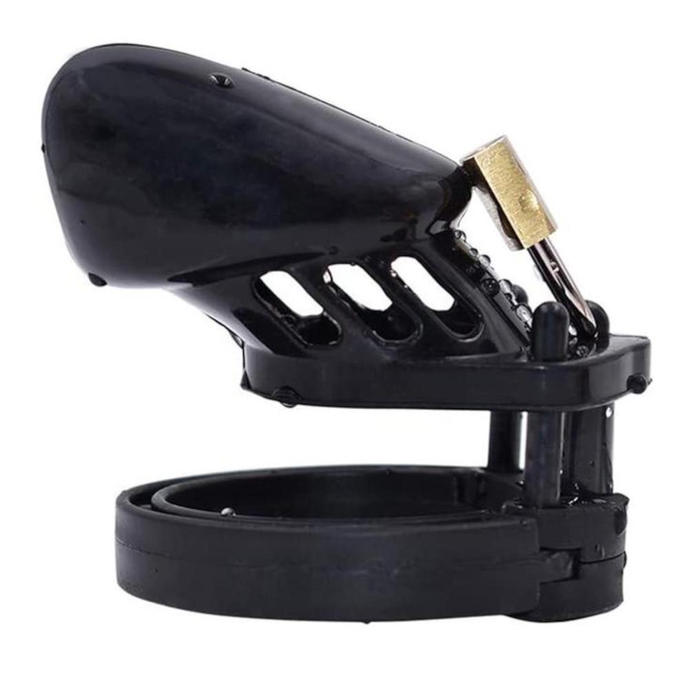 Experience ultimate control with the Midnight Black device. Designed to fit a number of sizes with its triple ring options, this cage accommodates girthy partners with a 1.33-inch diameter. Its ergonomic shape ensures comfort during extended wear, making it the perfect choice for those looking to explore new dimensions in dominance and submission.