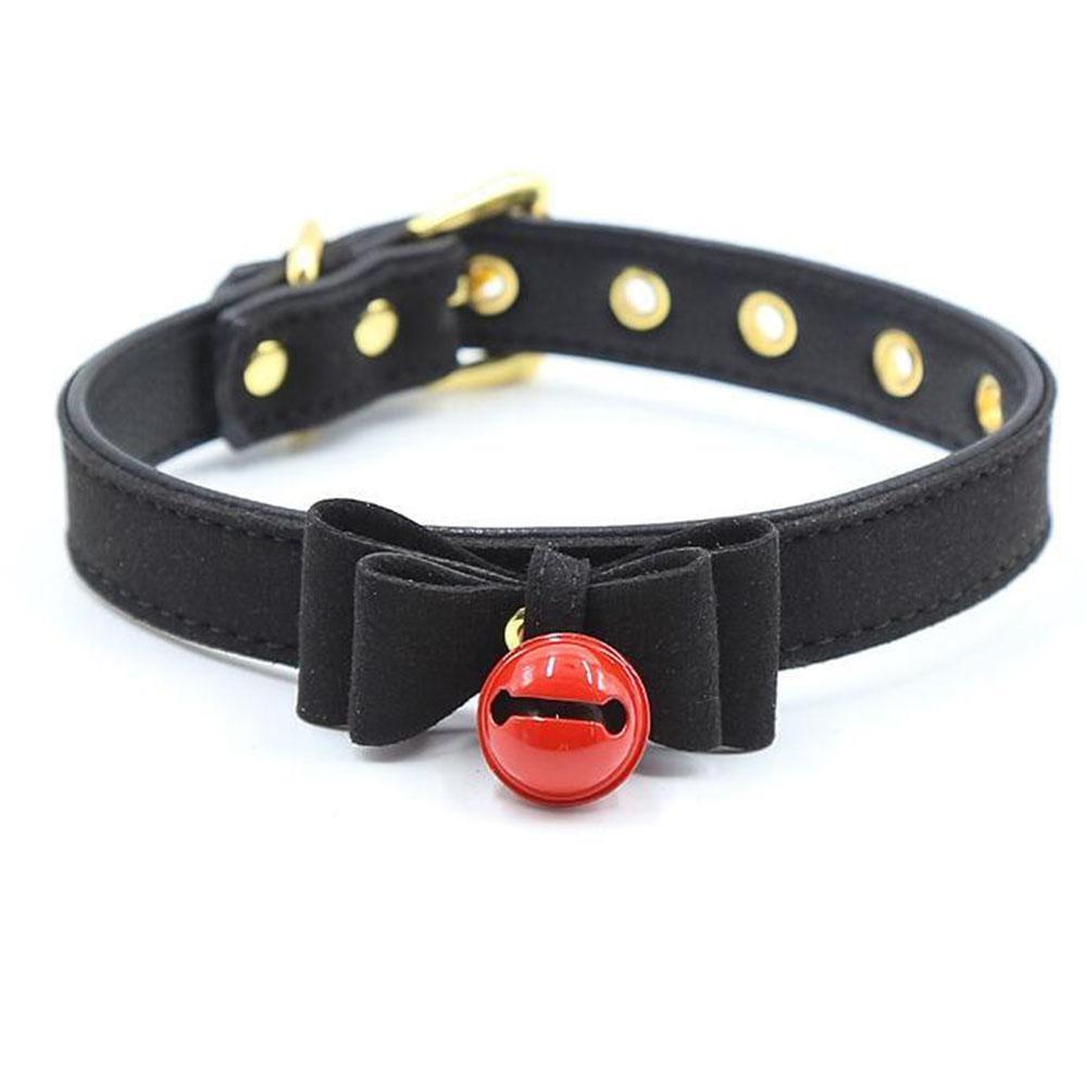 Charming Leather Sissy Chastity Bow Tie: an ergonomic tie that adjusts to measure perfectly around the neck, preventing slipping with its secure string. The front chime emits a subtle cage sound, adding playful allure to your BDSM sessions.