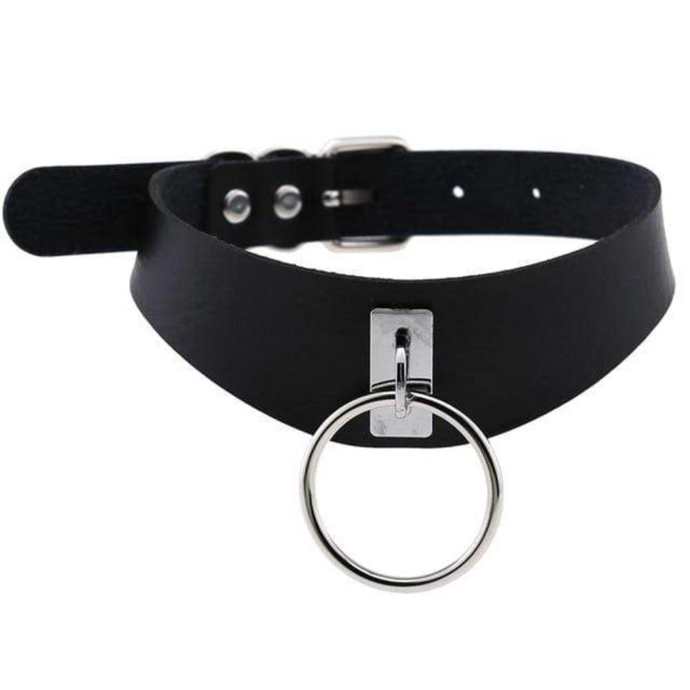 In amazing roleplay sessions with my boyfriend, this collar shines. Perfect for crossdressing sissies, its O-ring allows for versatile chastity kit attachments, enhancing every BDSM experience.